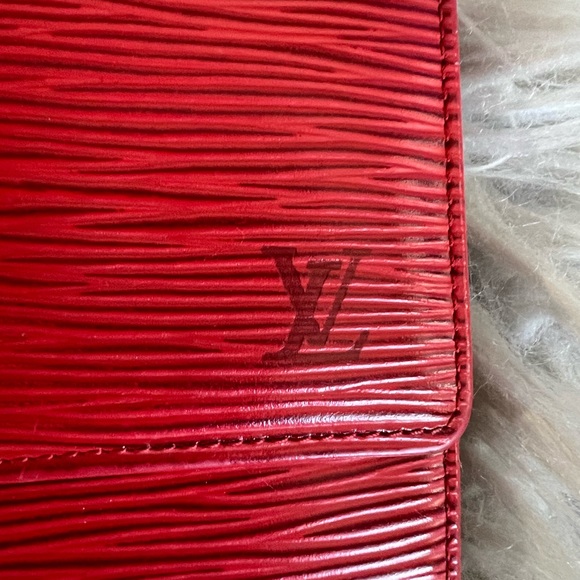 Authentic Louis Vuitton wallet - Picture 3 of 12